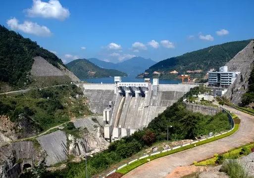 峰市淡水湖鱼：龙岩永定峰市龙湖水利风景名胜区特产-淡水湖鱼,产地宝