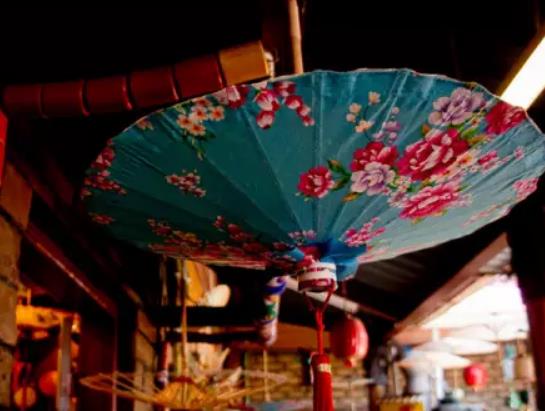 美浓油纸伞：台湾省高雄市十大特产-美浓油纸伞,高雄产地特产工艺品,产地宝