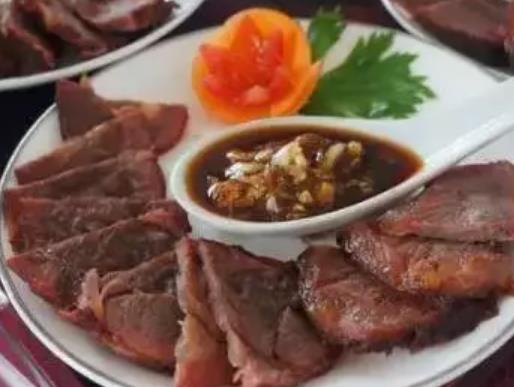 养马岛闻名酱驴肉:烟台牟平区特产酱驴肉,产地美食闻名酱驴肉,产地宝