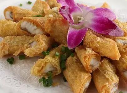 奉化腐皮包黄鱼:宁波市奉化区特色美食腐皮包黄鱼,产地宝