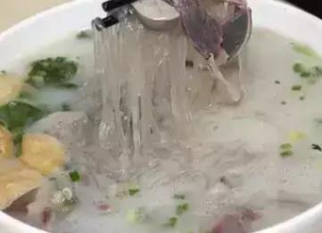 东白湖汤粉丝:绍兴诸暨东白湖特色美食汤粉丝,产地食品粉丝,产地宝